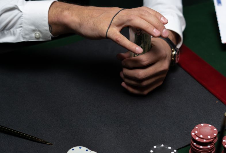 Online Casino: Spielautomaten und Live-Spiele im Überblick