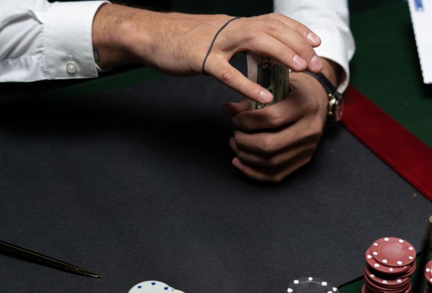 Online Casino: Spielautomaten und Live-Spiele im Überblick