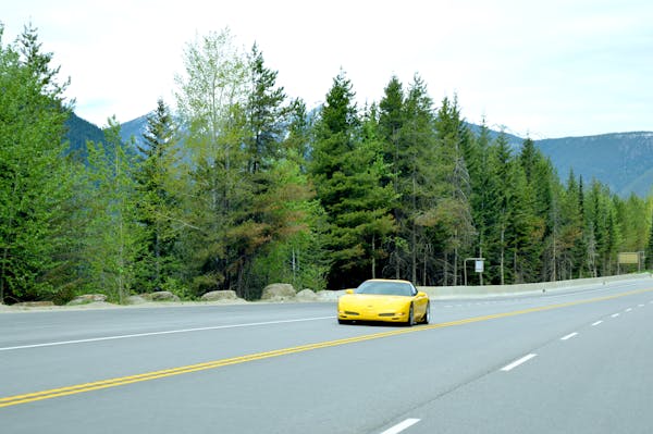 Допомога літнім людям