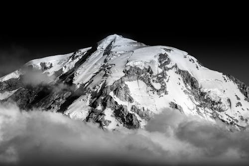Bezpłatne Darmowe zdjęcie z galerii z czarno-biały, ekstremalny teren, góra Zdjęcie z galerii