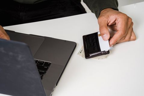 SBI Credit Card Customer Care Number and Contact Info