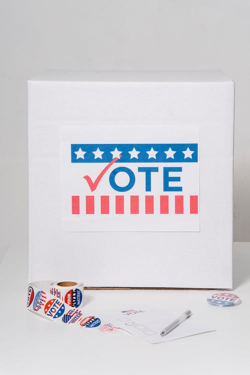 단어 투표와 흰색 상자의 사진