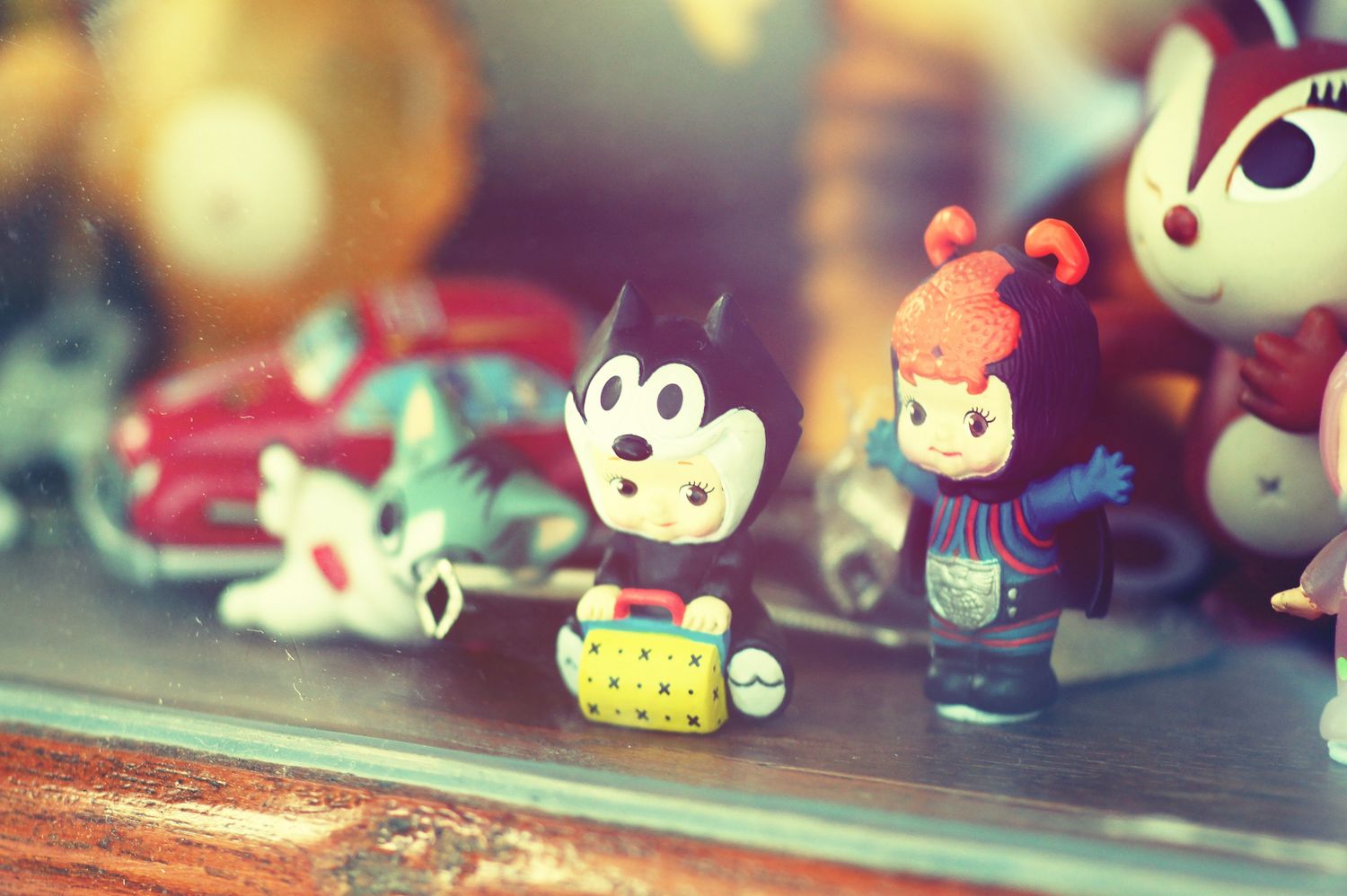 Small Characters Photos, Download The BEST Free Small Characters Stock ...