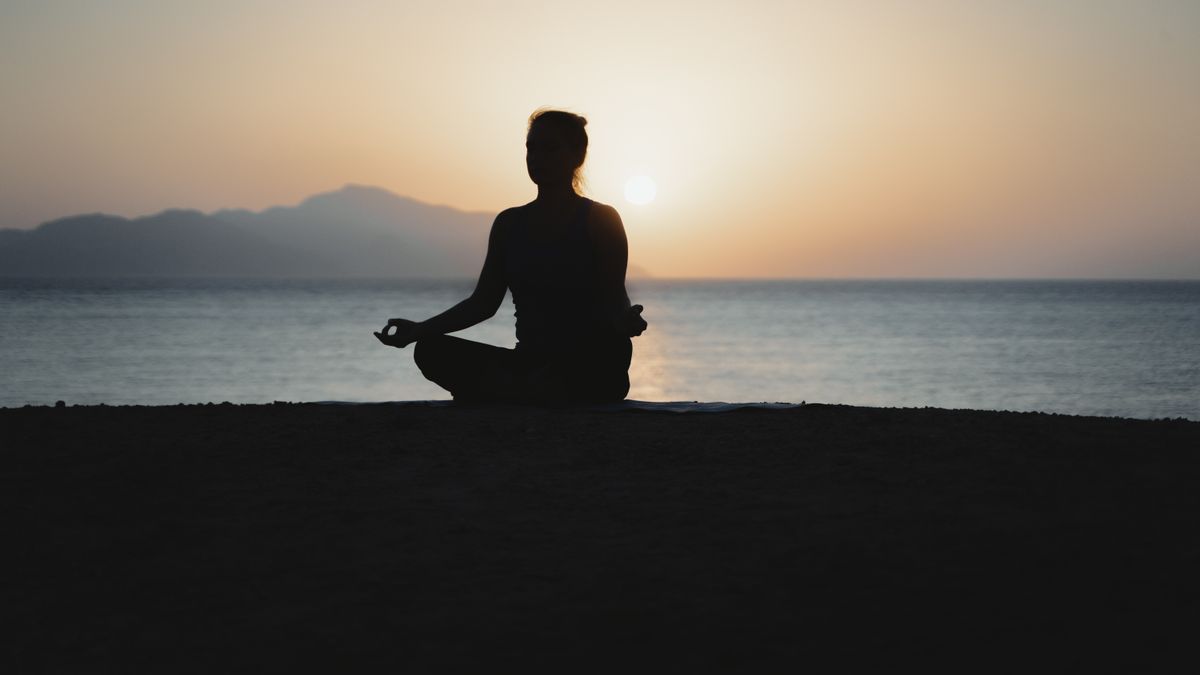Les bienfaits du yoga en pleine nature : pratiques et rituels - illustration
