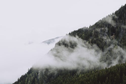 Gratis stockfoto met bedekt, berg, bewolkt