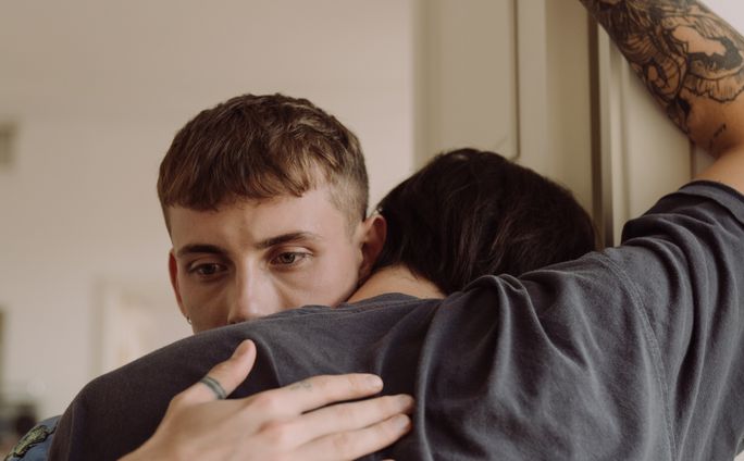 Online dating: starting a conversation on a niche platform