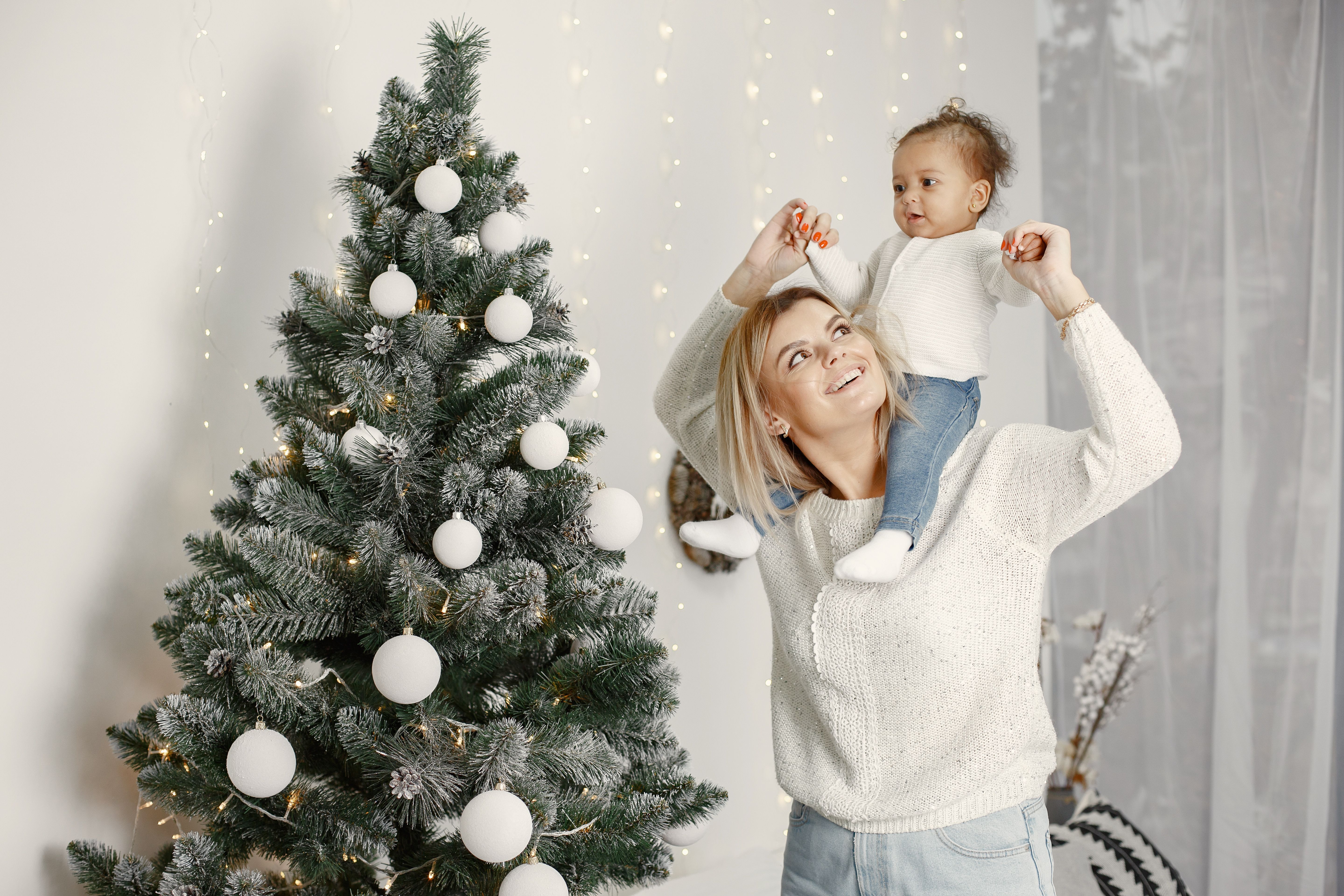Heartwarming Christmas Family Traditions: Ideas to Preserve Your Heritage
