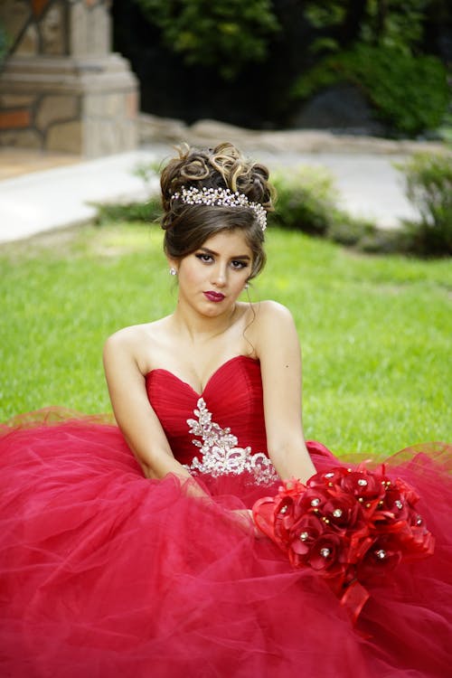 Základová fotografie zdarma na téma červené šaty, elegantní, hezký