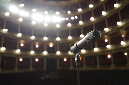 Kostenloses Stock Foto zu auditorium, beleuchtung, bokeh