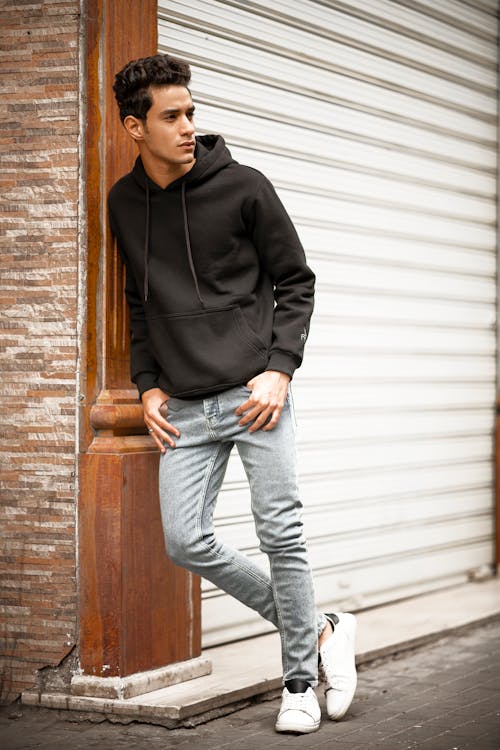 Grey hoodie 2025 with blue jeans