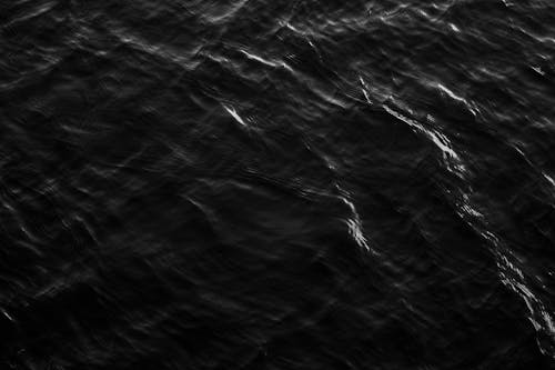 dalgalar, deniz, gri tonlama içeren Ücretsiz stok fotoğraf