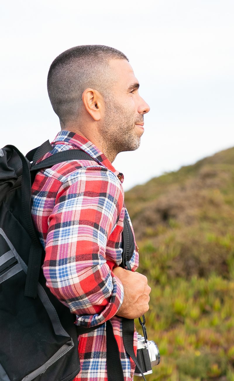 Winter Hiking Layering System: The Complete Protocol for 2026
