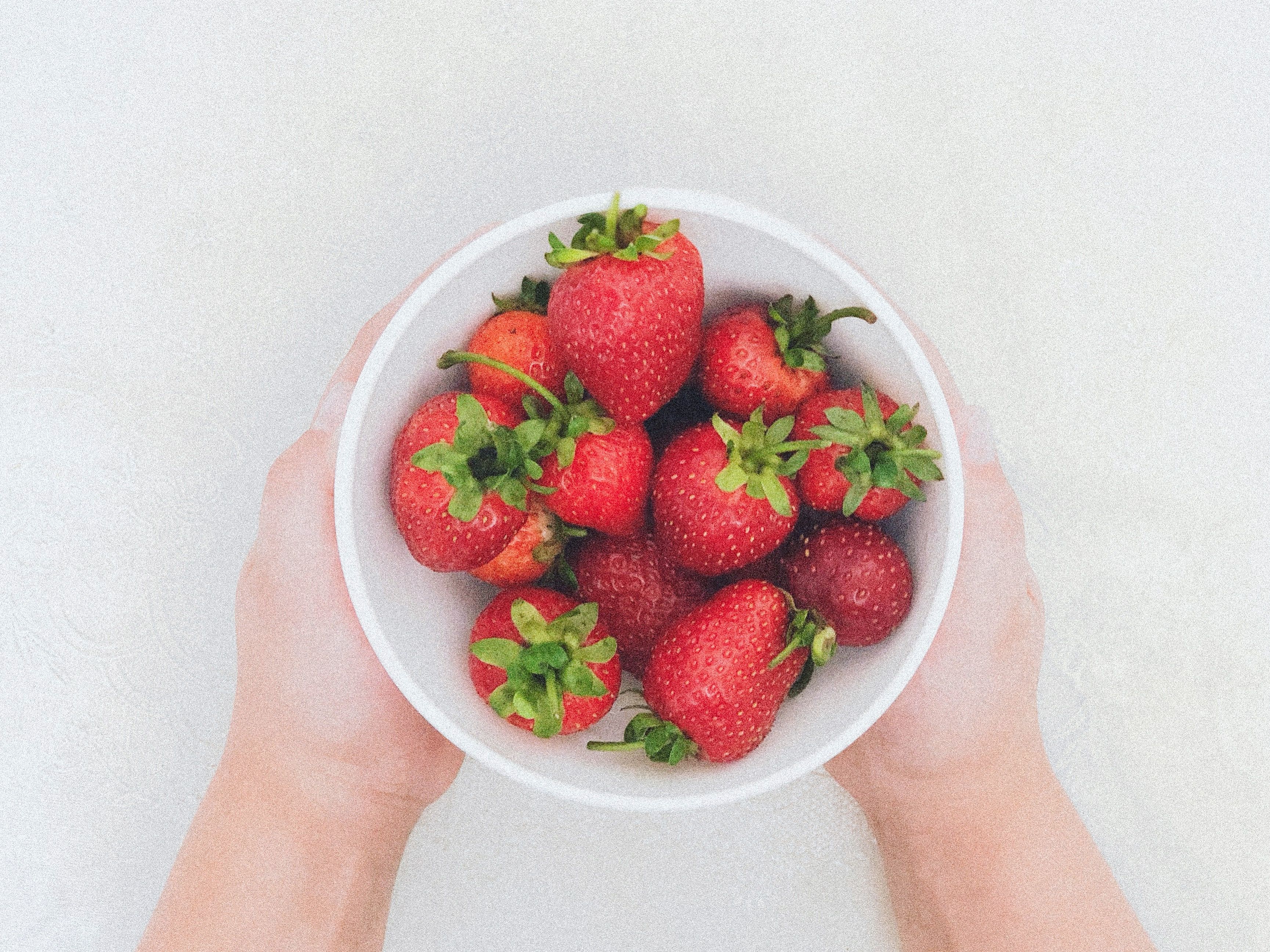 Erdbeer-Rezepte Frühsommer: 4 frische Ideen für Salate, Desserts + mehr — Zutaten-Übersicht