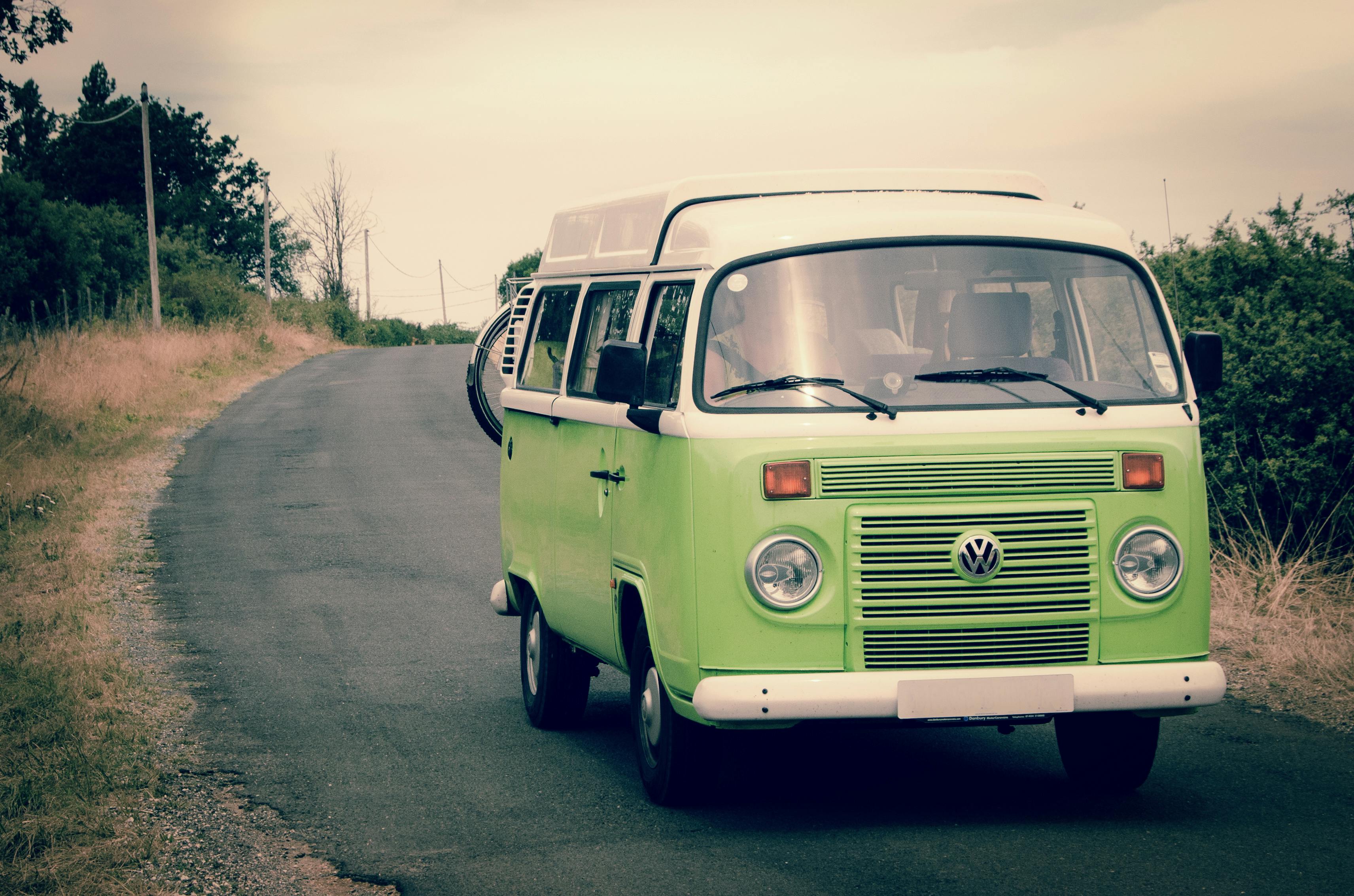van-vw-travel-trip-594384.jpeg?auto=compressu0026cs=tinysrgbu0026h=750u0026w=1260