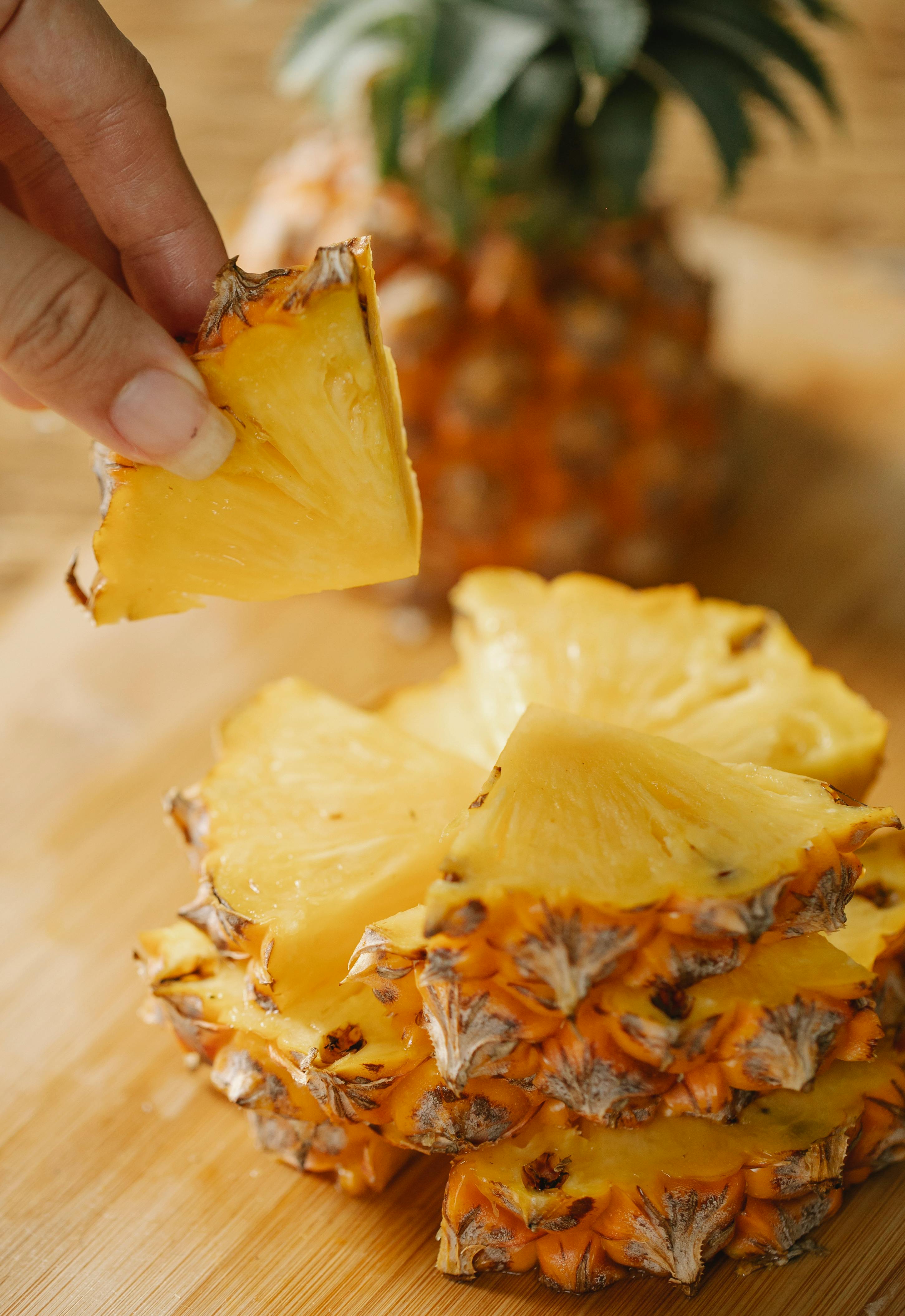 Does pineapple detox your body?
