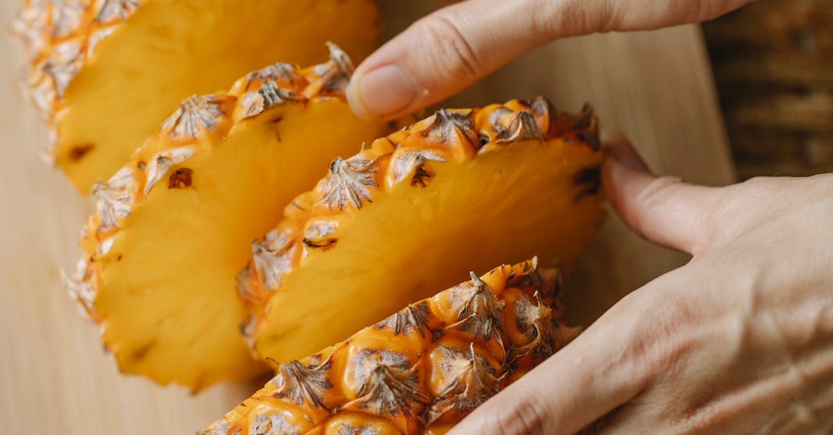 How to eat a pineapple guava