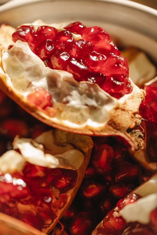 бесплатная Красные и белые нарезанные фрукты Стоковое фото