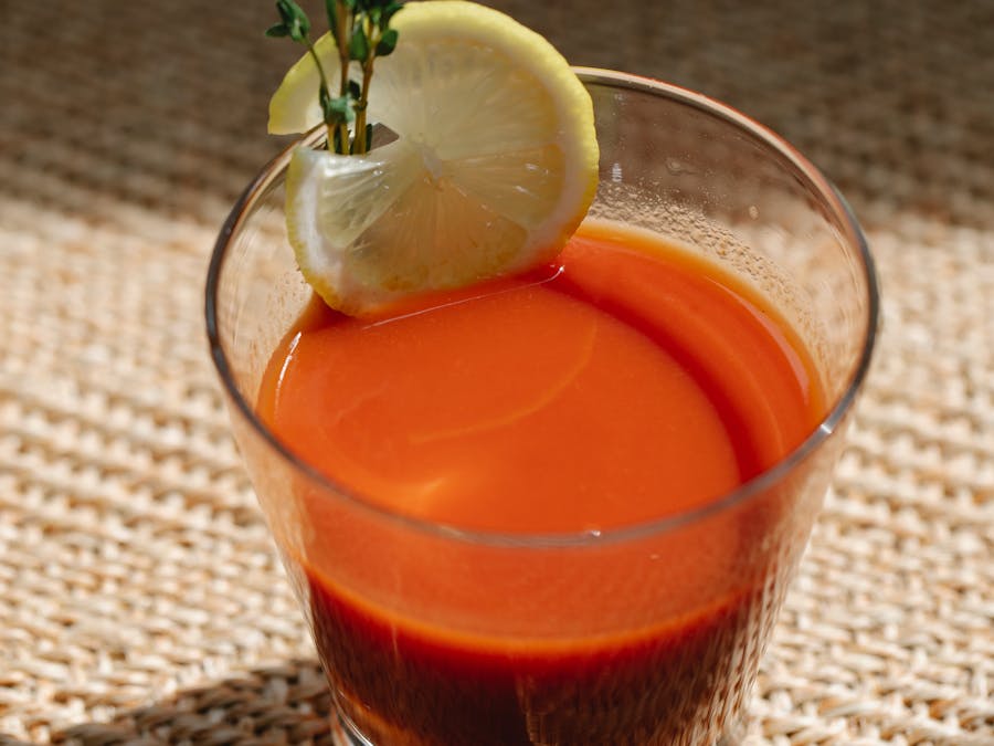 Does tomato juice lower cholesterol?