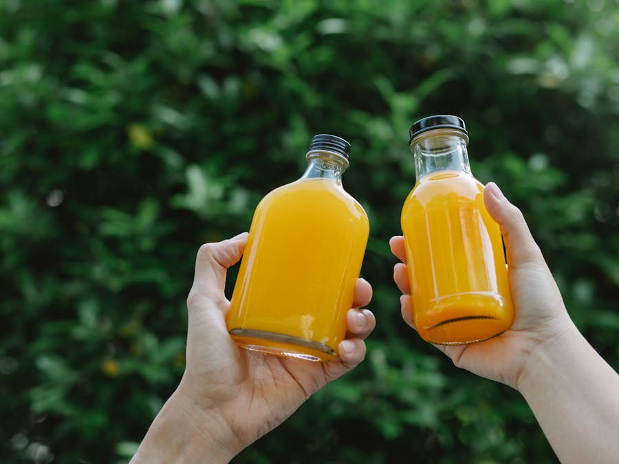 How can I detox my body to lose weight naturally?