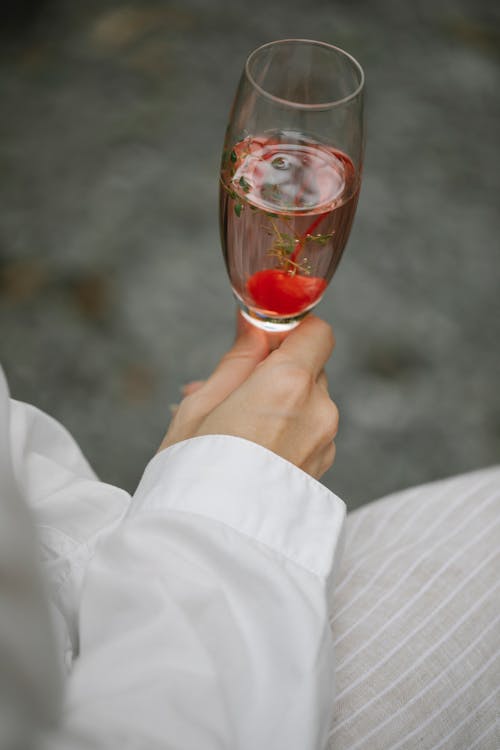 Foto d'estoc gratuïta de a l'aire lliure, alcohol, angle alt