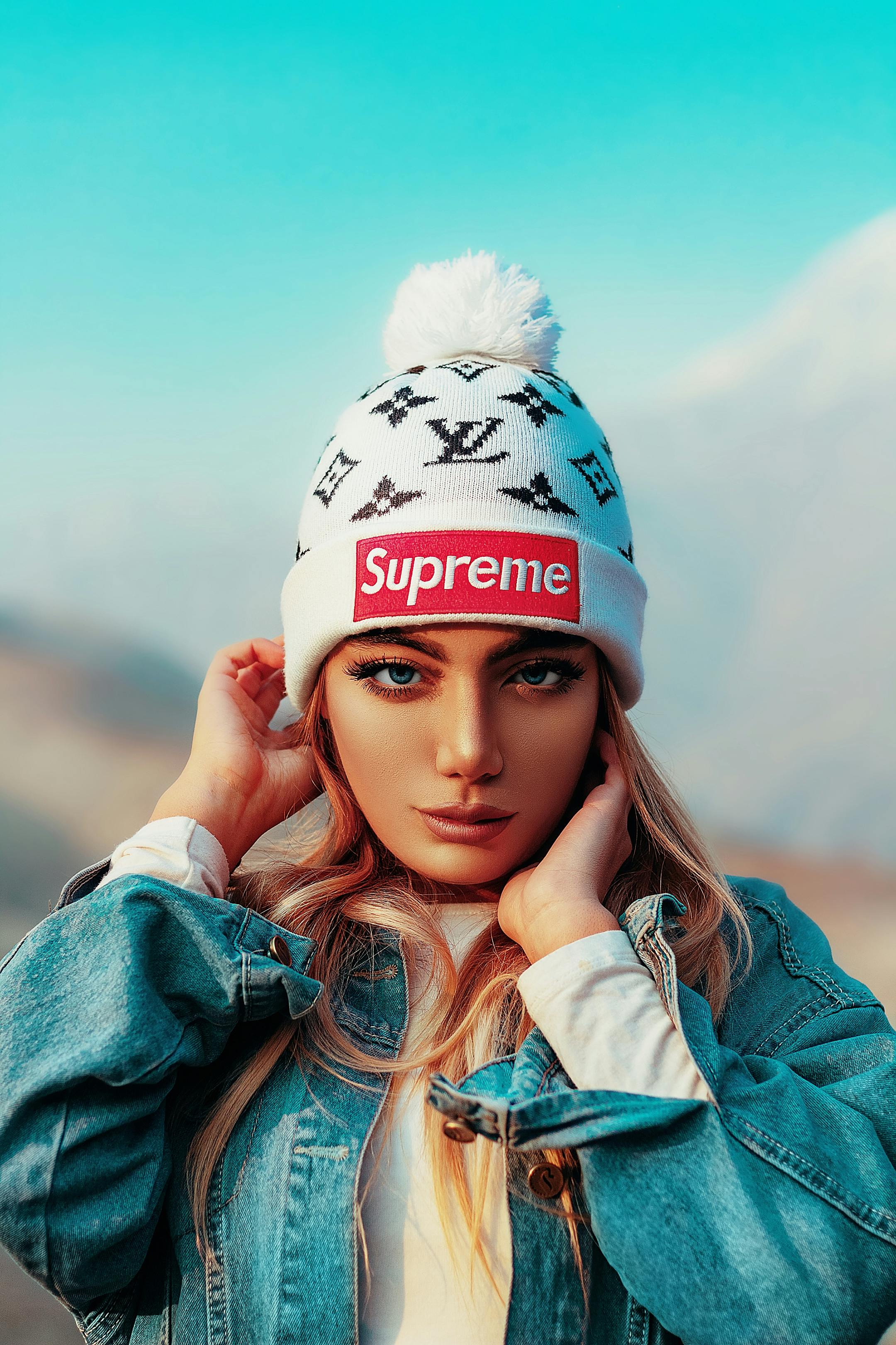 3,375 Supreme Fashion Stock Photos, High-Res Pictures, and Images - Getty  Images