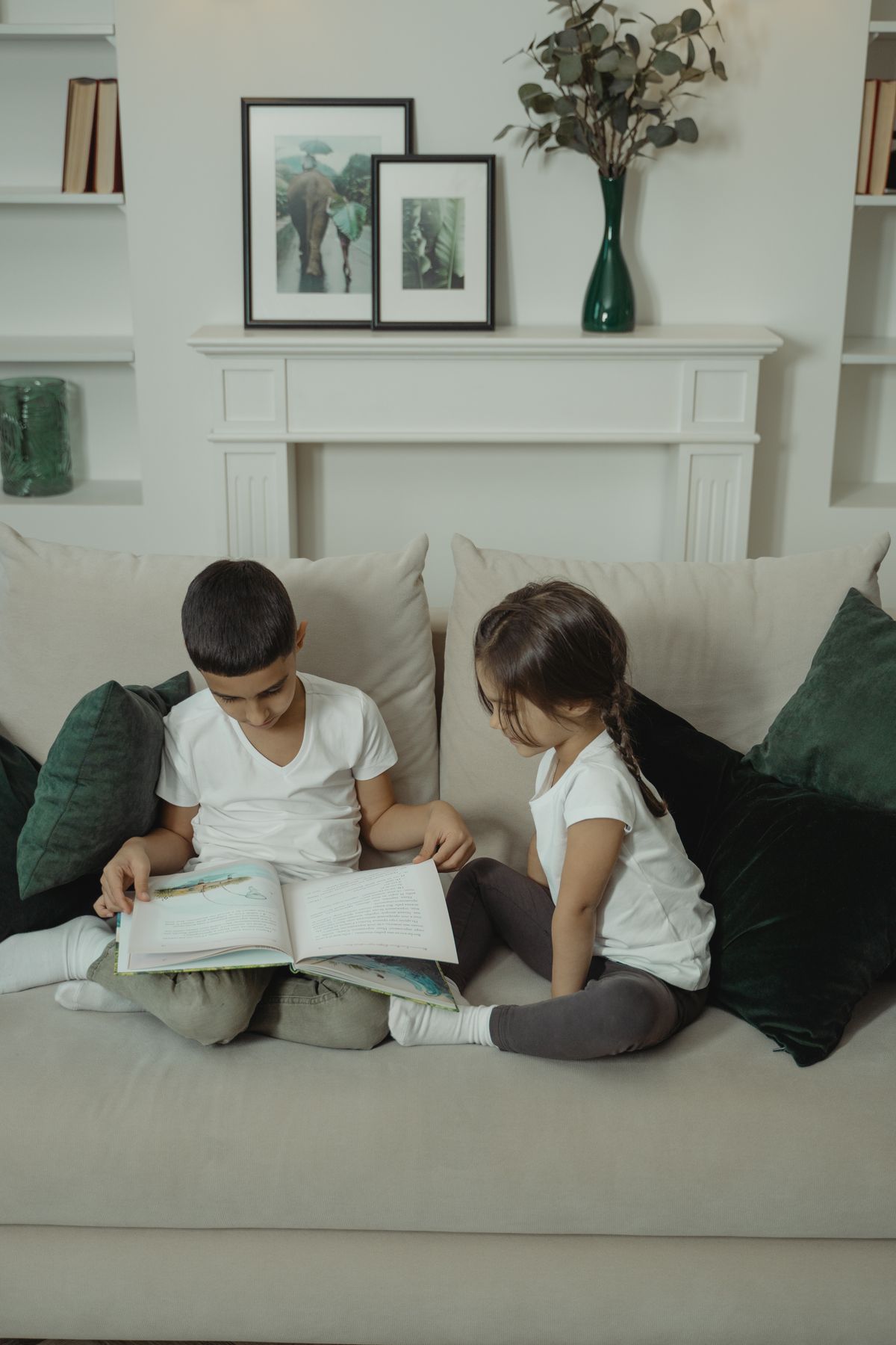 A Personalized Children's Book for Bilingual Kids: Growing Up in Two Languages
