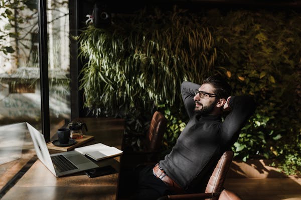 Illustration d'une personne prenant une pause relaxante