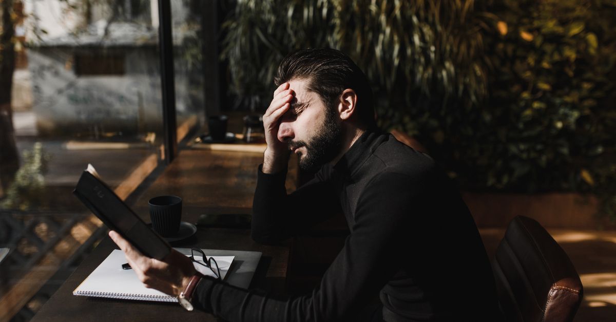 Πώς να απαλλαγείτε από τη σοβαρή πίεση στα ιγμόρεια (ιγμορίτιδα) πίσω από τα μάτια;