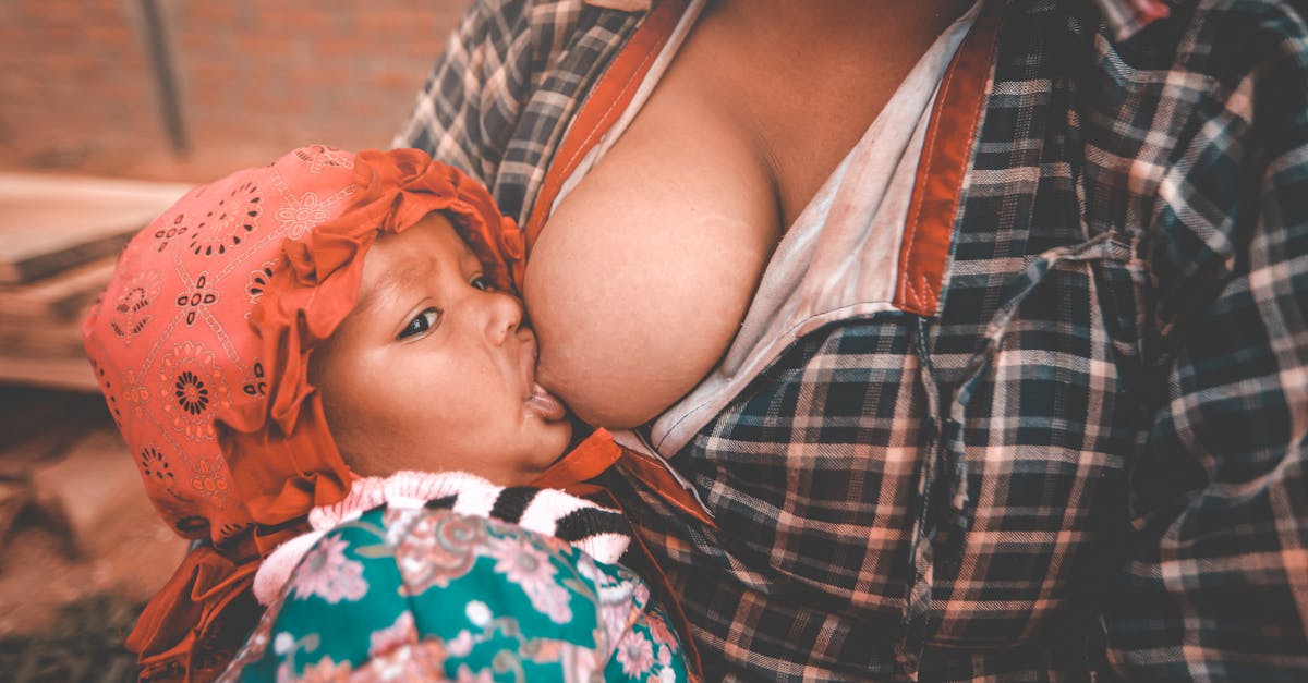 How to change baby from formula to milk