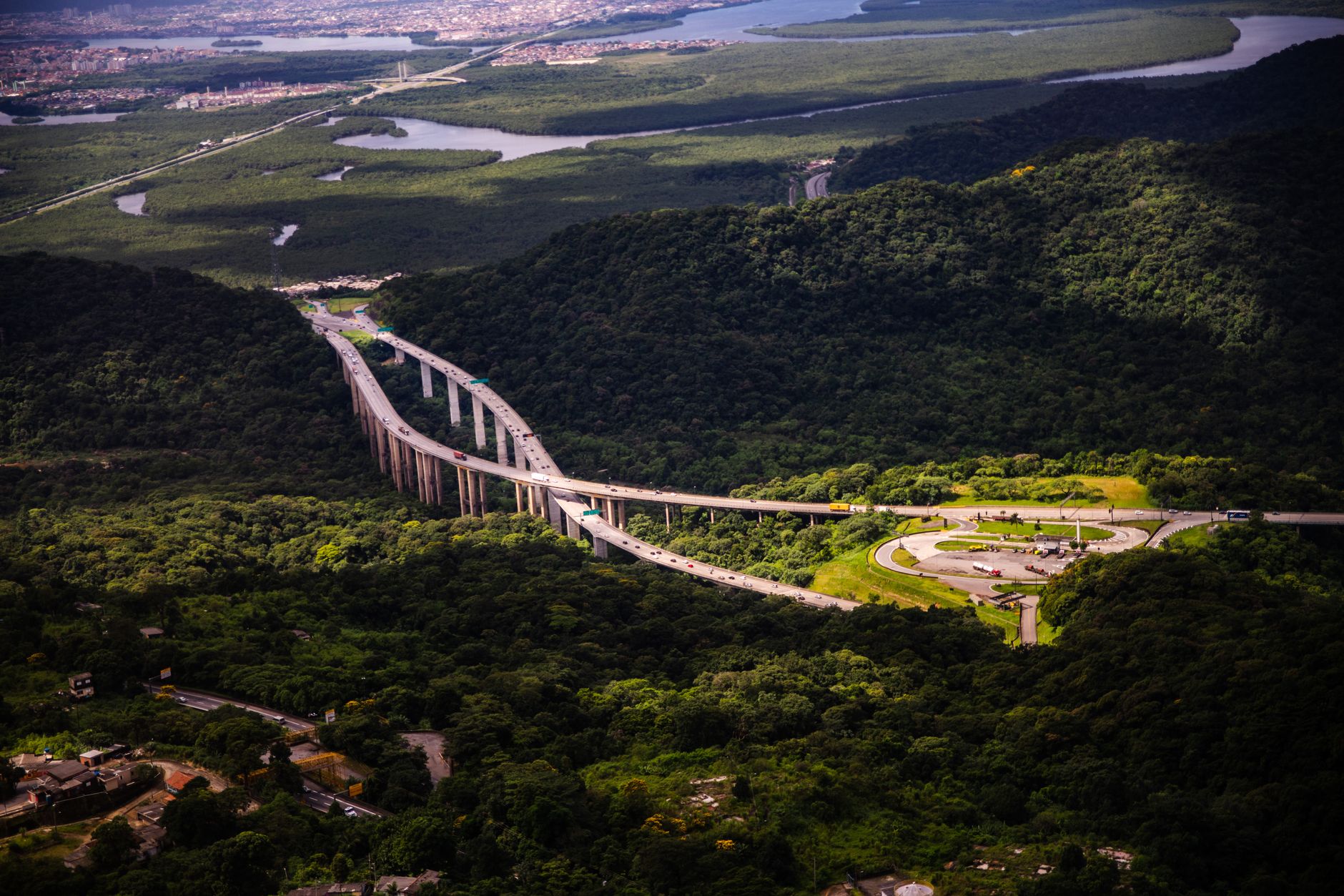Venezuelanos resgatados em rodovia no Acre