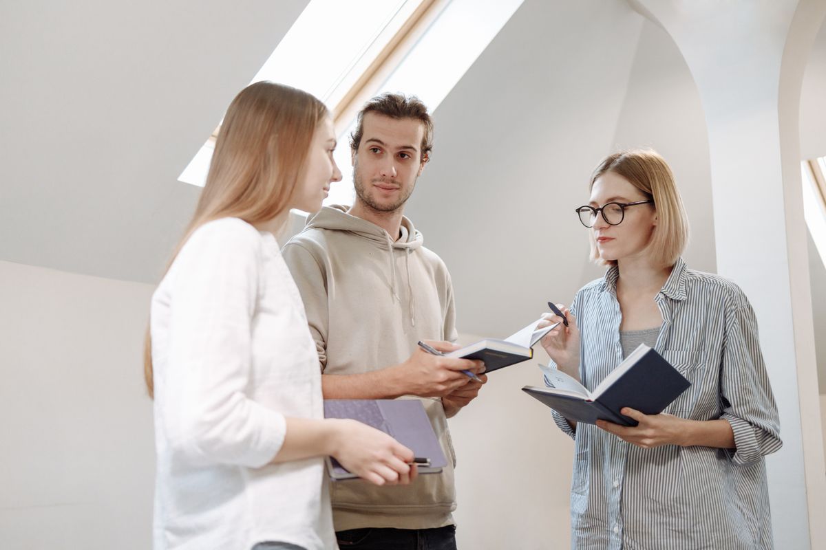 student moves in Hebburn — Student Moves in Hebburn — the working end of the job