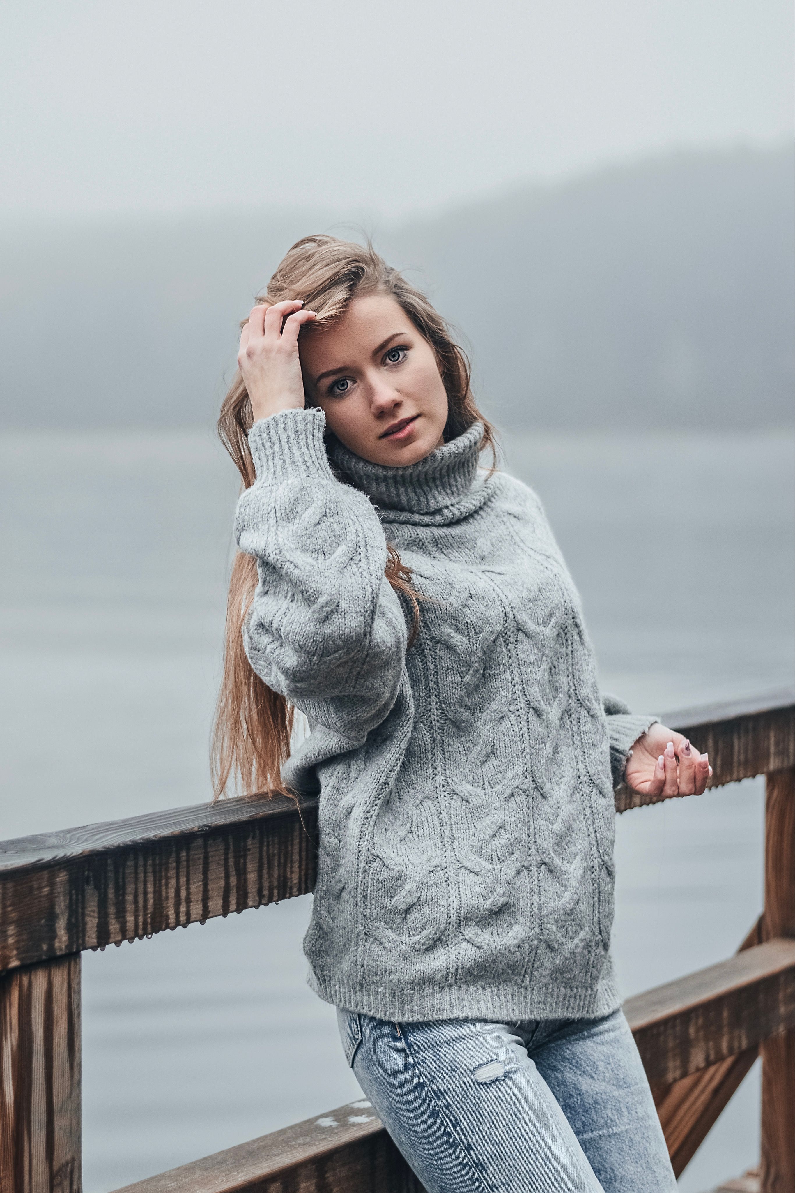 Blusa de Frio Gola Alta Preta