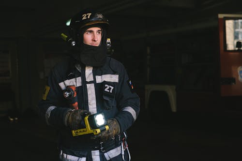 Gratis stockfoto met baan, brandweerman, bunkeruitrusting