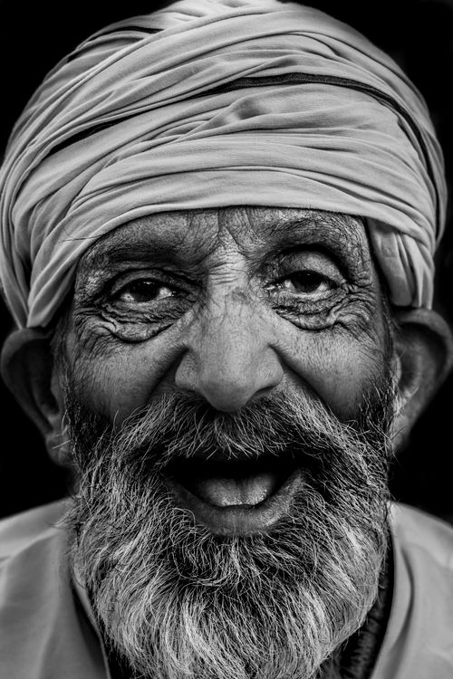 Portrait of Senior Man with Turban and Beard · Free Stock Photo