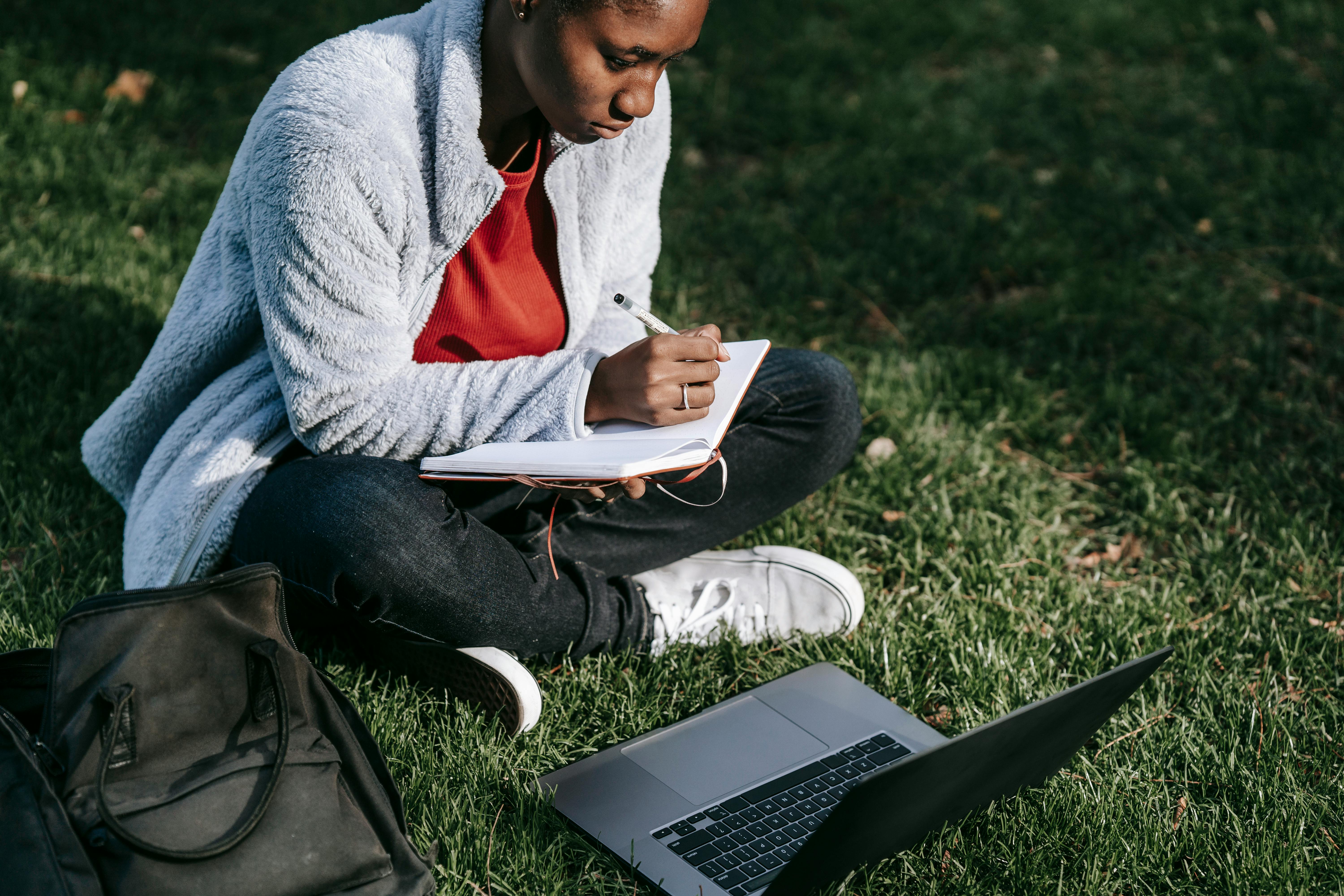 Why starting college prep early gives students a real admissions edge — Photo by Charlotte May on Pexels