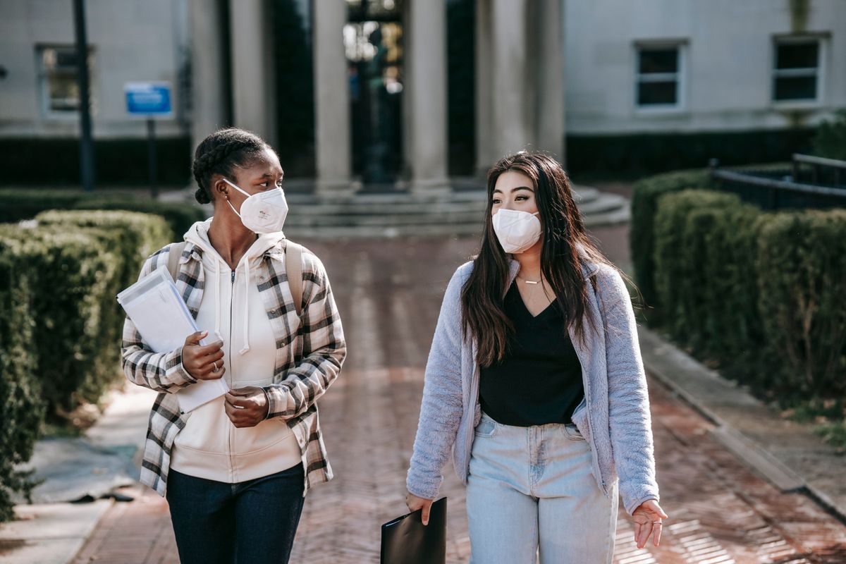 student moves in Burham — Loaded properly: blankets, straps and a plan in Burham