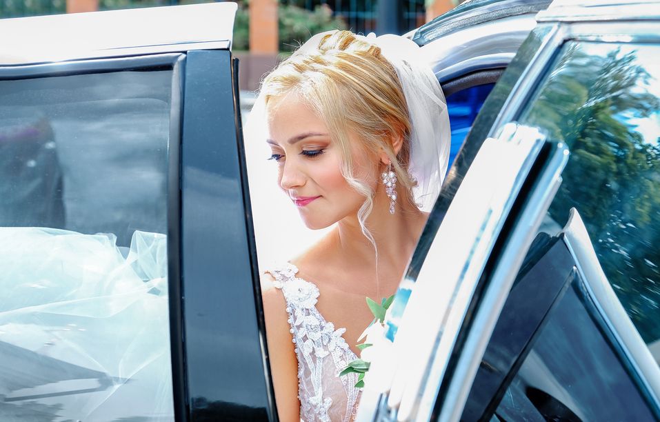 Online dating: starting a conversation on a niche platform