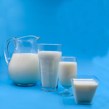 Milk, nonfat, fluid, with added vitamin A and vitamin D (fat free or skim)