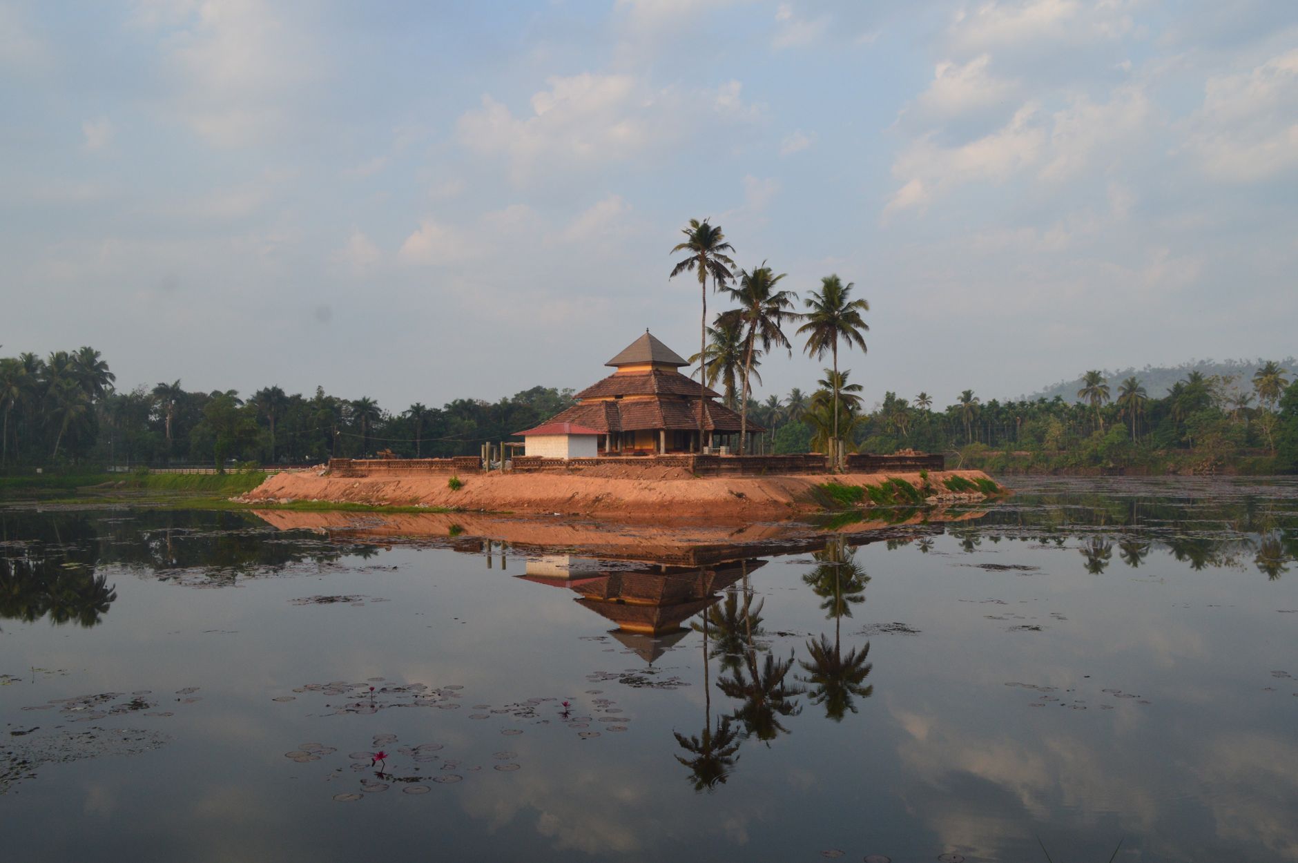 Homestay in Sirsi: Your Guide to Local Stays in Karnataka's Coffee Country