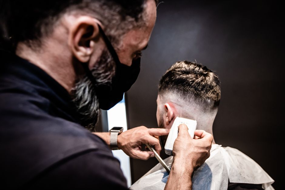 Best Hair Clipper for Receding Hairline in London’s Damp Weather? My Honest Take as a 48-Year-Old City Worker