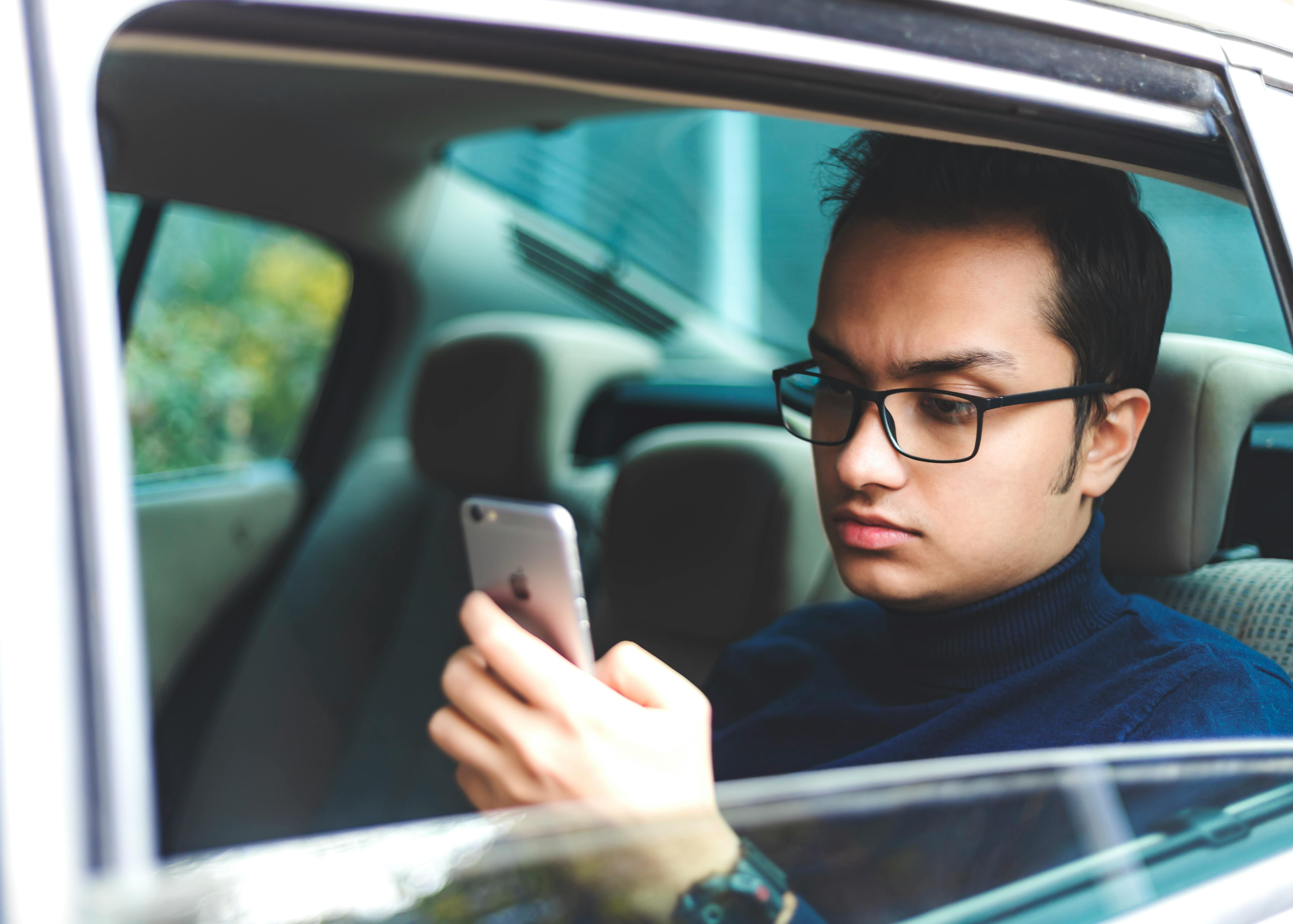 CarMax Rings Alarm on Used Car Market: How It’s Dragging Carvana Down