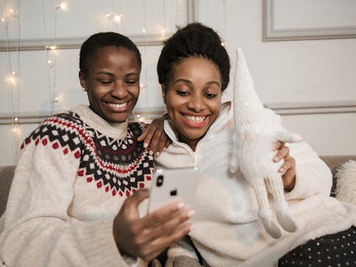 Fotos de stock gratuitas de adentro, afroamericanas, artilugio