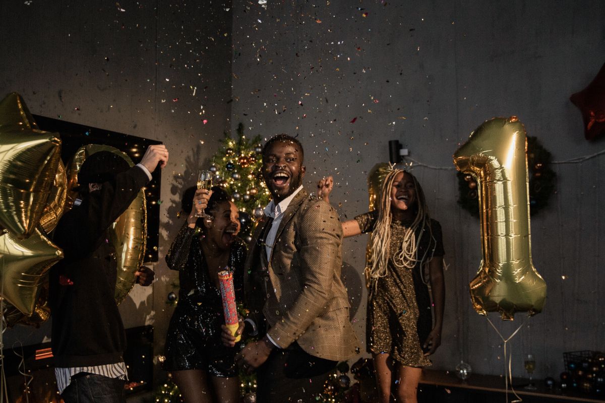 Silvester Party Deko selber machen: 6 DIY-Ideen für Zuhause — Variation