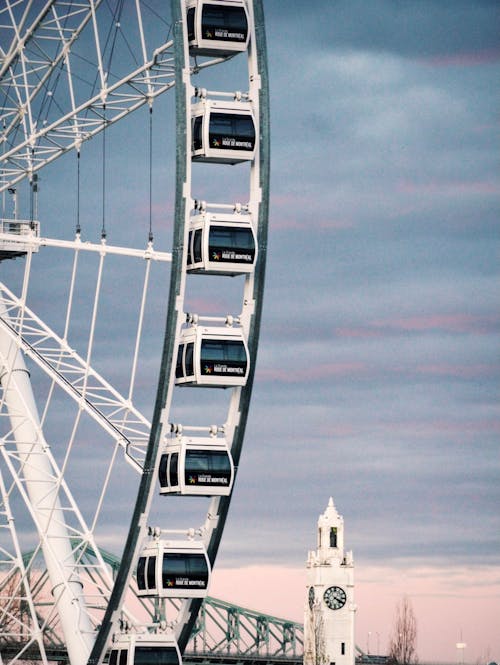 Free A White Ferris Wheel Stock Photo