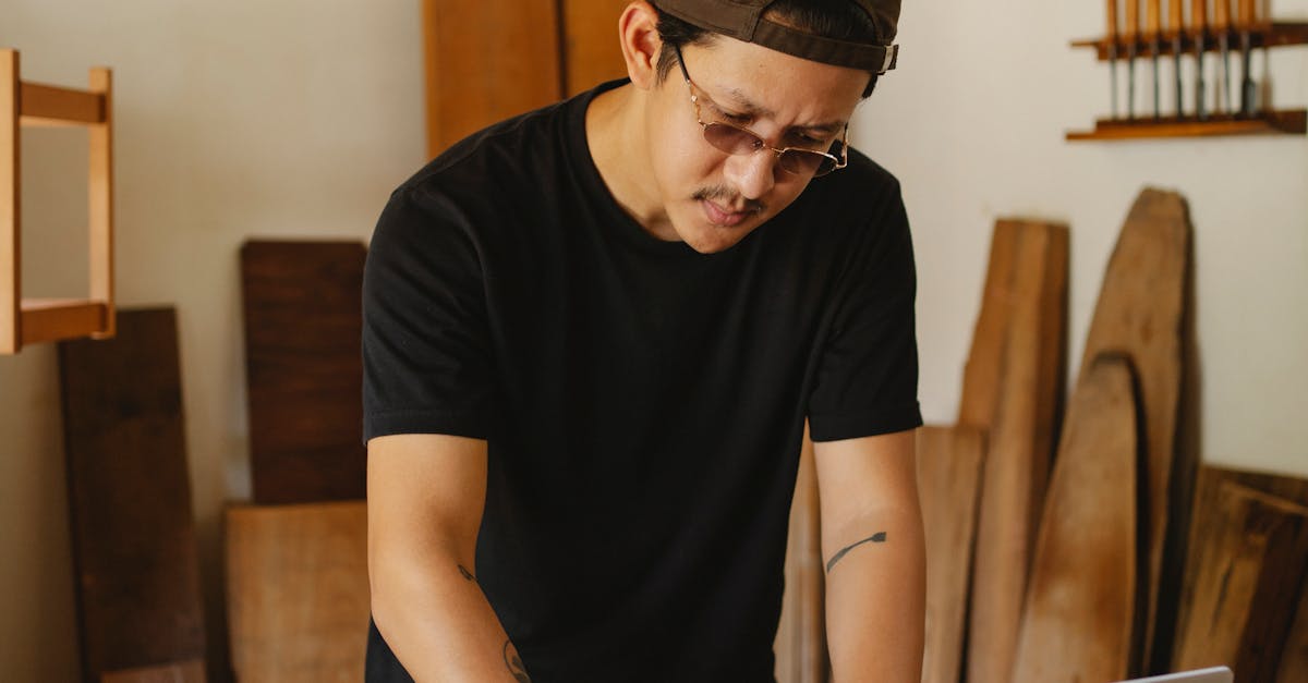 How much does a self-employed carpenter earn UK