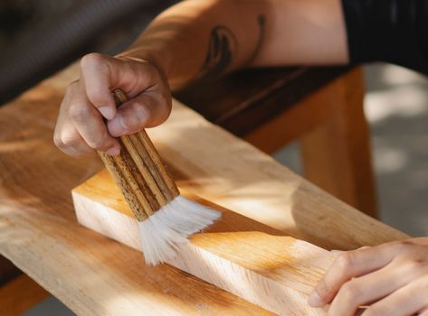 How to Properly Apply Varnish for a Professional Finish