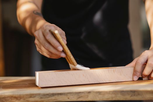Which Types of Brushes Work Best for Applying Wood Finishes?