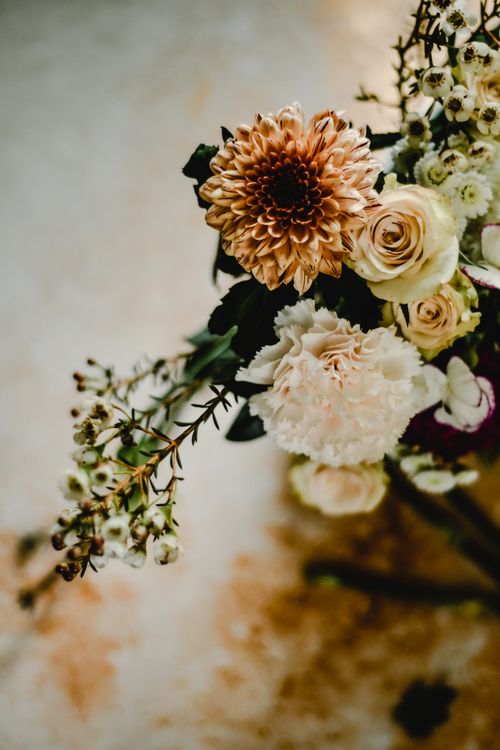 Free A stunning floral bouquet featuring roses and chrysanthemums, perfect for decor and events. Stock Photo