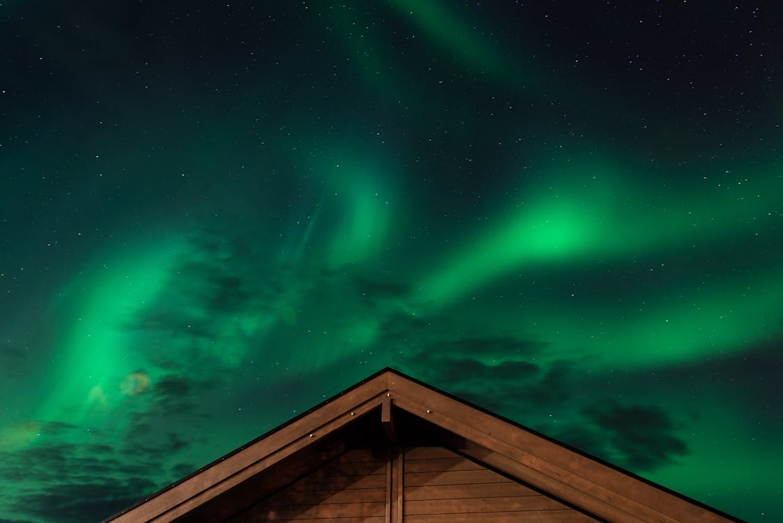 Casa Marrone Sotto Le Luci Dell'aurora