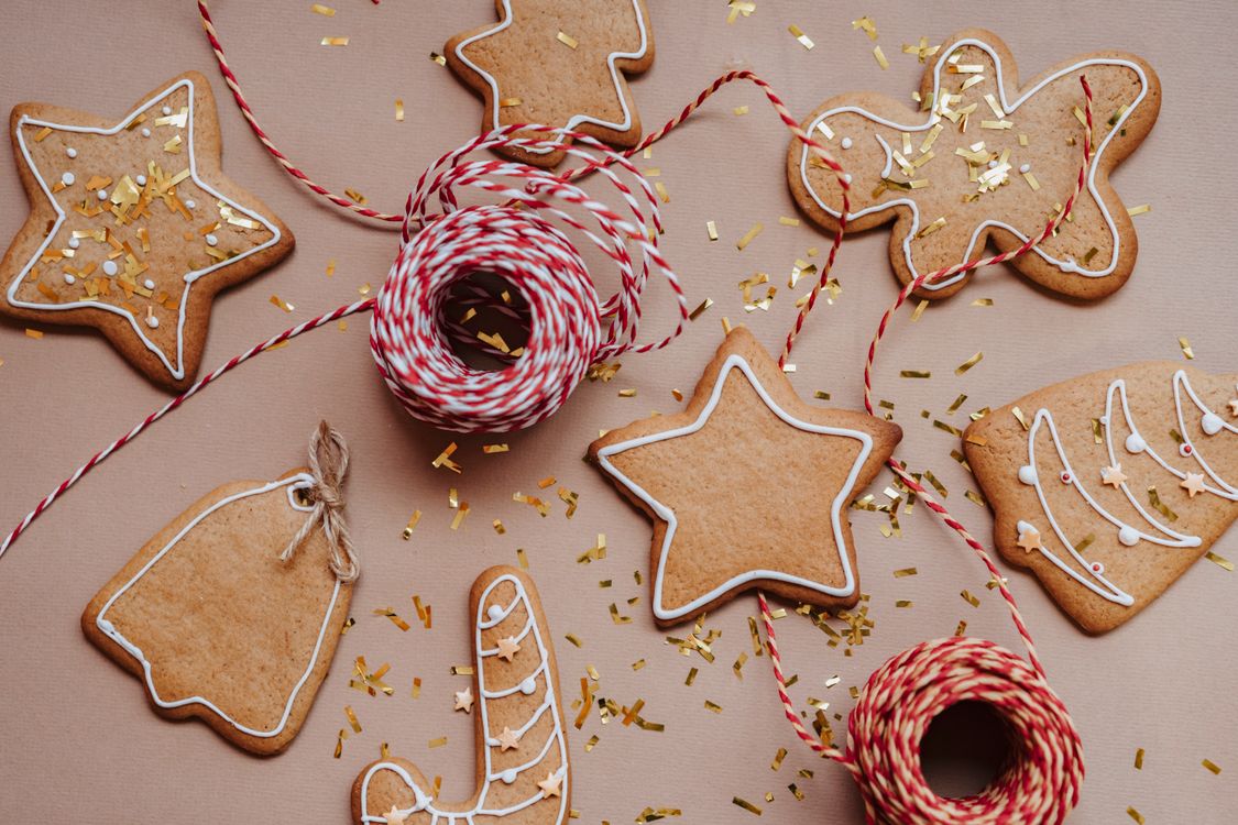 Gingerbread Cookies and White and Red Thread · Free Stock Photo